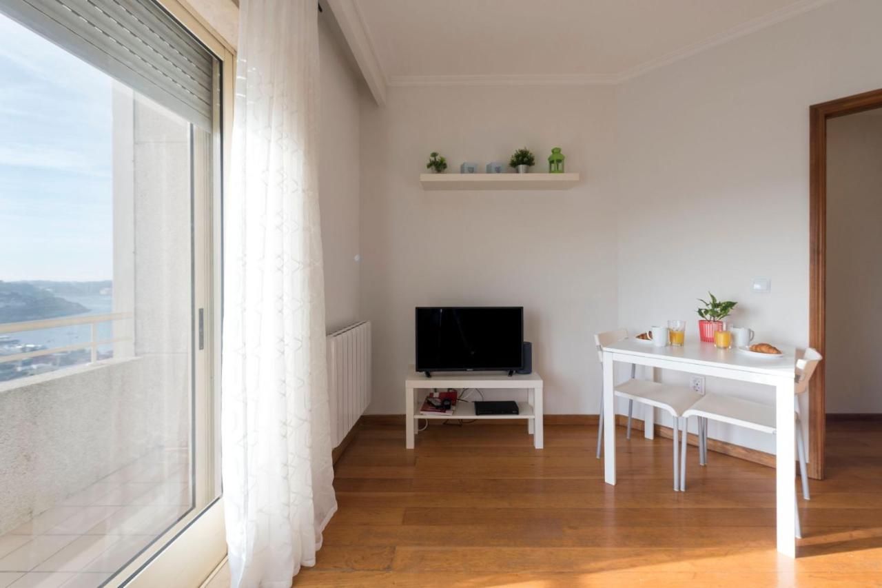 Lovelystay - 1Br Flat With Stunning Views Over Porto Vila Nova de Gaia Exterior foto